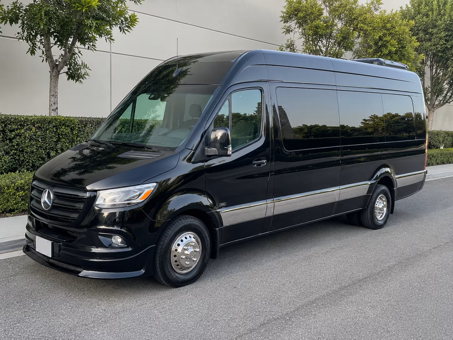 find the perfect transportation for your next airport transfer 1